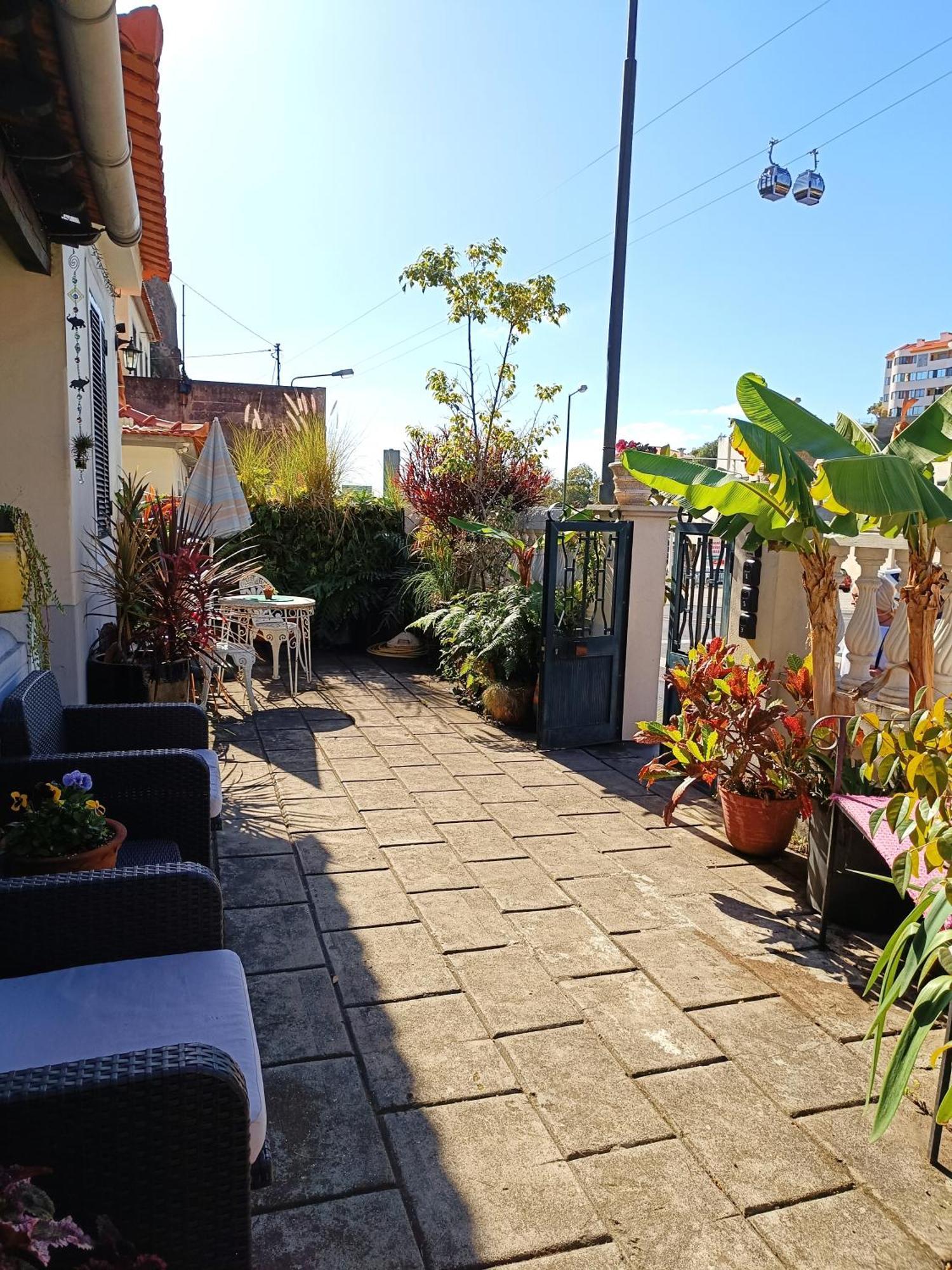 Home & Flower - Private Bedrooms Funchal Eksteriør bilde