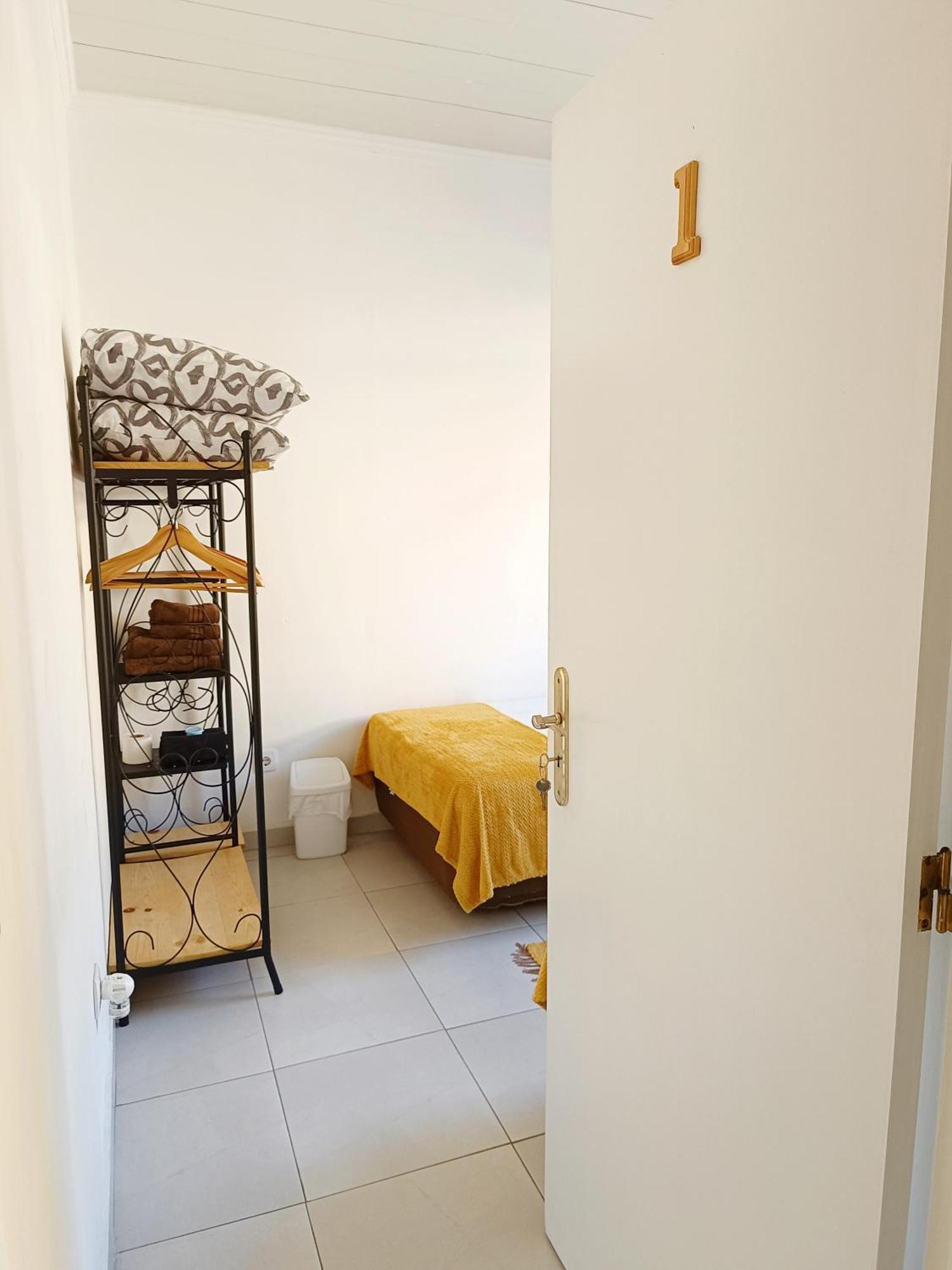 Home & Flower - Private Bedrooms Funchal Eksteriør bilde
