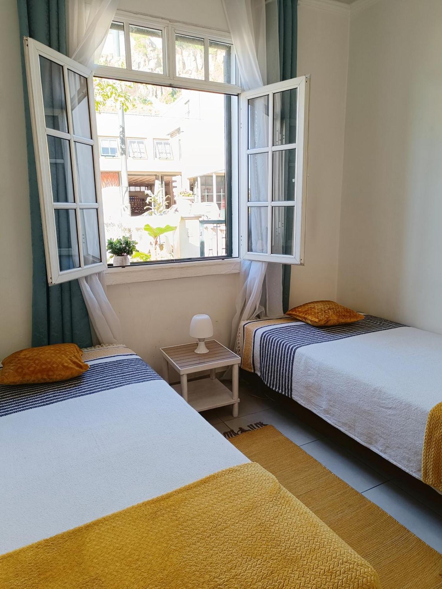 Home & Flower - Private Bedrooms Funchal Rom bilde