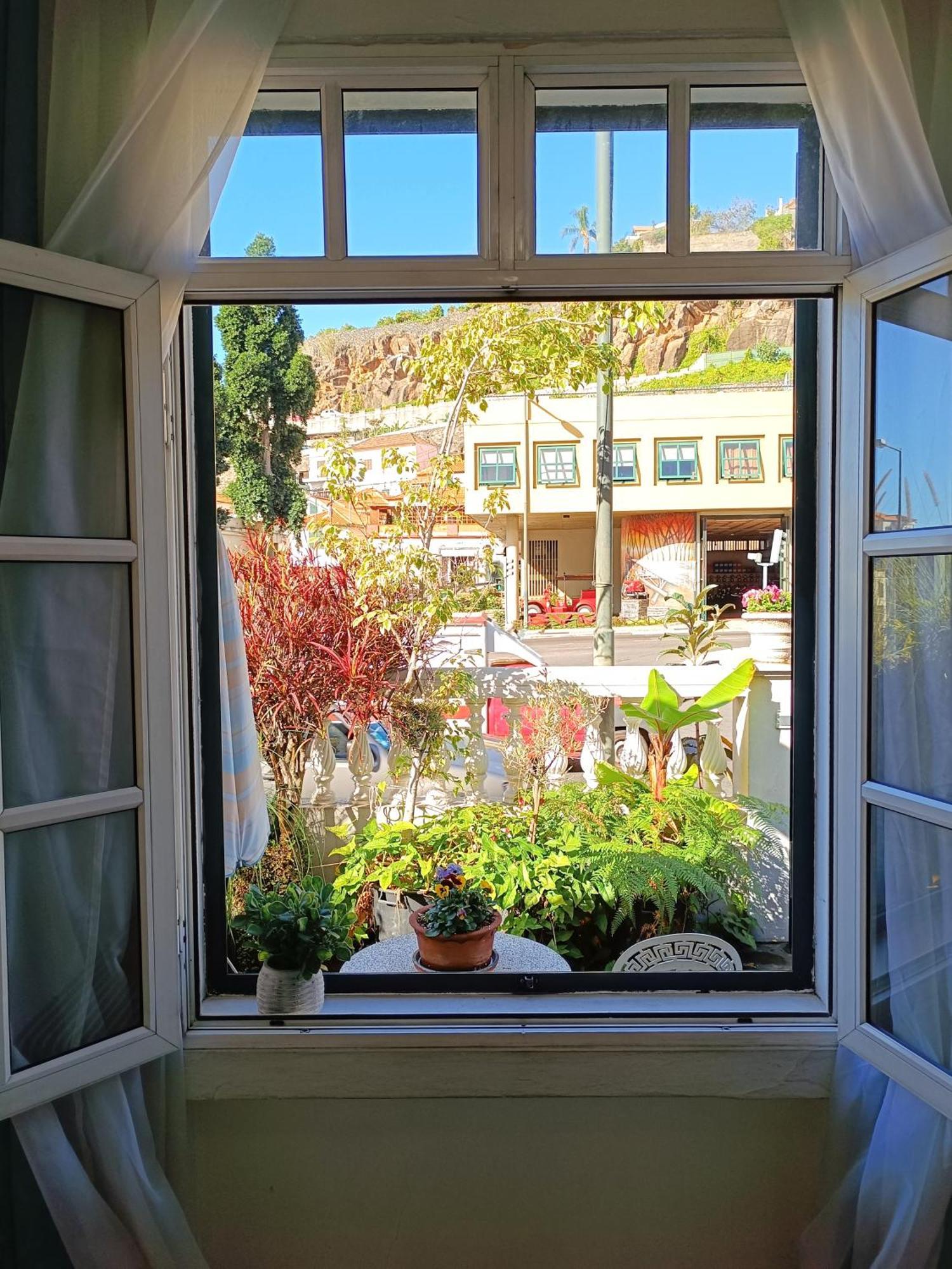 Home & Flower - Private Bedrooms Funchal Rom bilde